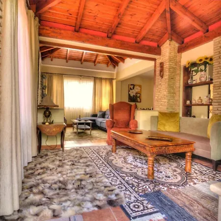 Escobadd Villa